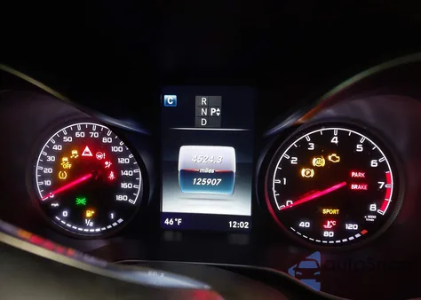 2016 Mercedes-Benz C 450 Amg 4Matic z USA, uszkodzony, nr VIN 55SWF6EB2GU112265